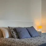 - 아파트 *